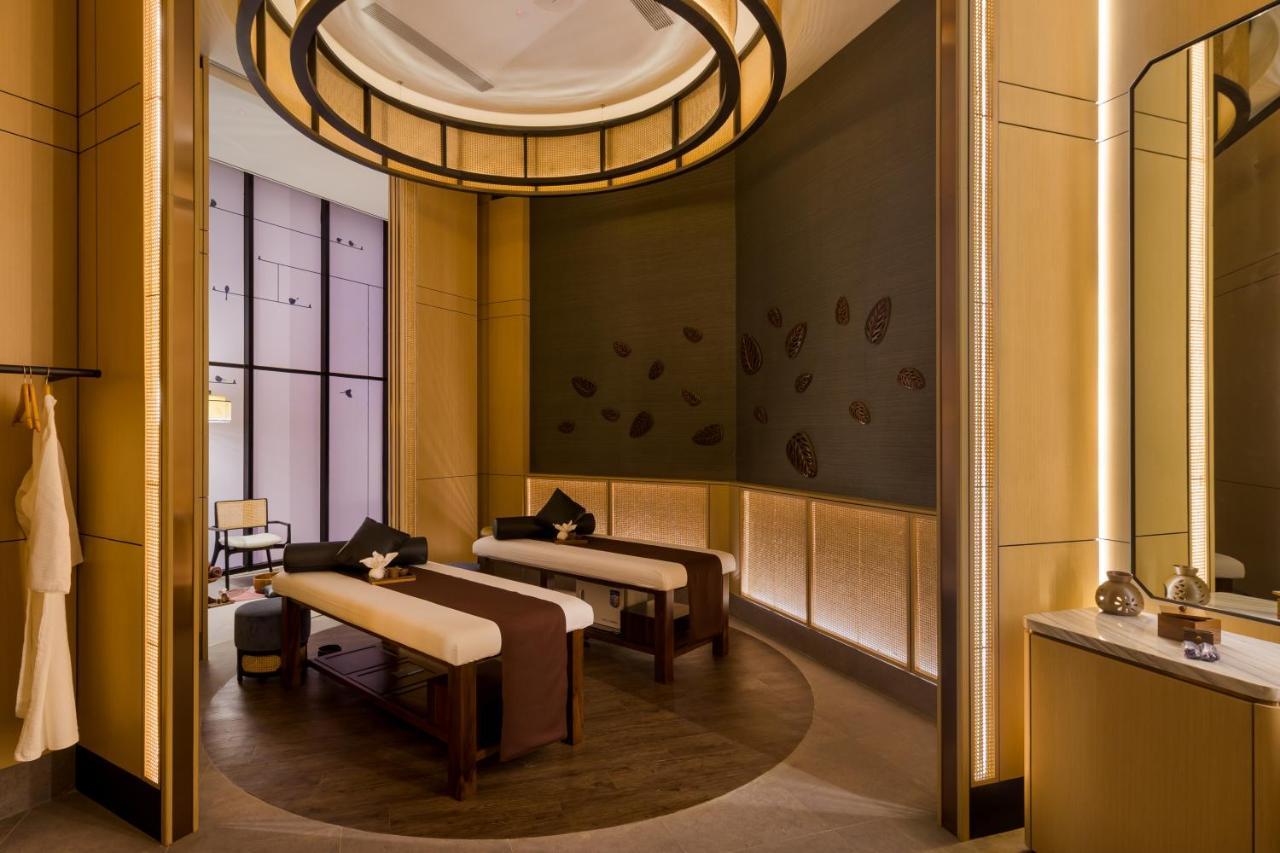 M Resort & Hotel Куала Лумпур Екстериор снимка The Spa at The St Regis Mumbai