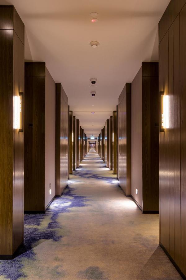 M Resort & Hotel Куала Лумпур Екстериор снимка A corridor at the hotel